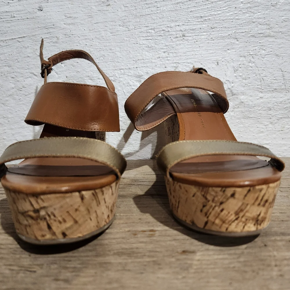 Gap Women's‎ Brown and Gold Wedge Sandals size 10